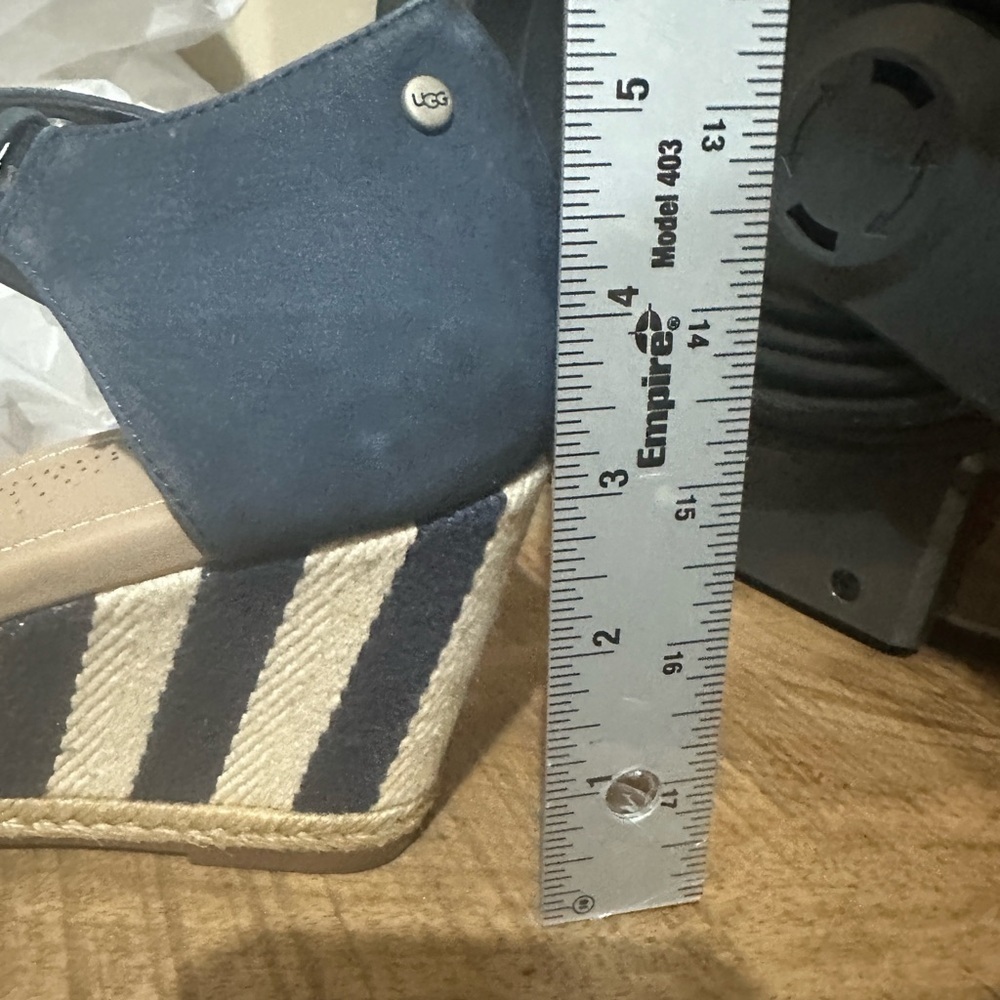 UGG Blue and Tan Sandals with Suede Straps - Picture 9 of 9